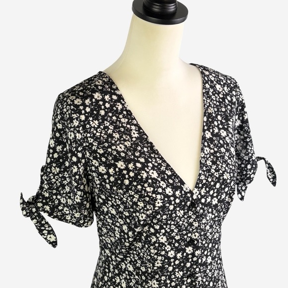 Modcloth Mini Dress Just Gotta Have It Black Floral - Picture 4 of 13